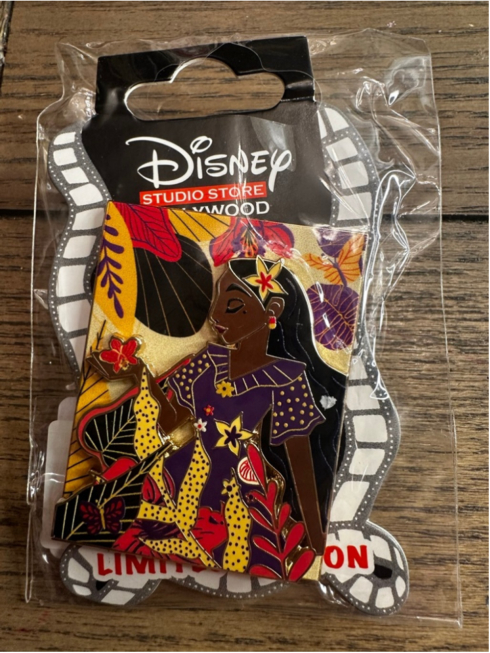 Disney Pin DSSH DSF Encanto Floral Art Series LE 400 - Isabela Madrigal